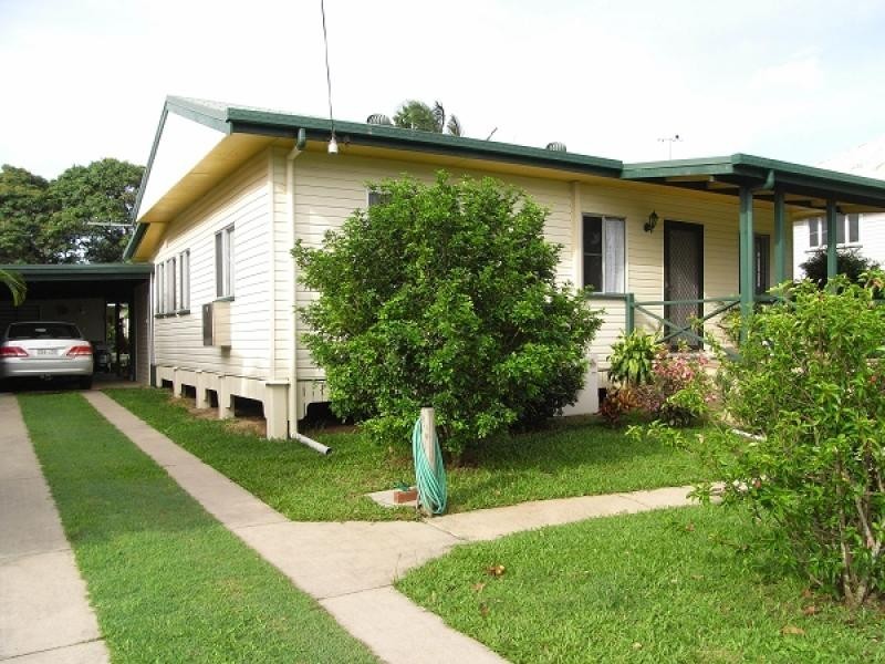 30 MEADOW STREET, North Mackay QLD 4740