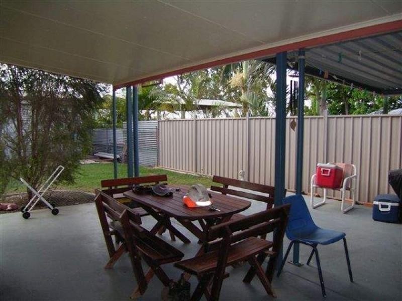 4 MUNRO STREET, Moranbah QLD 4744