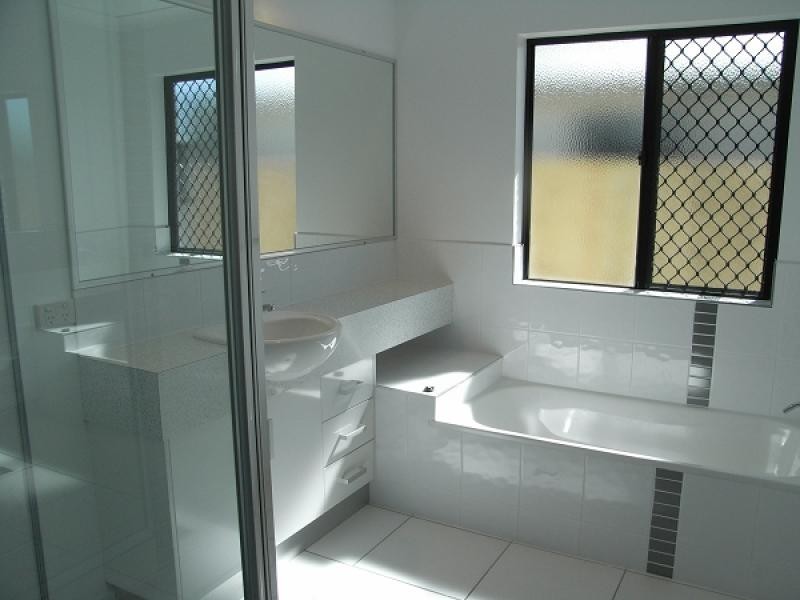 21 Gingham Street, Glenella QLD 4740