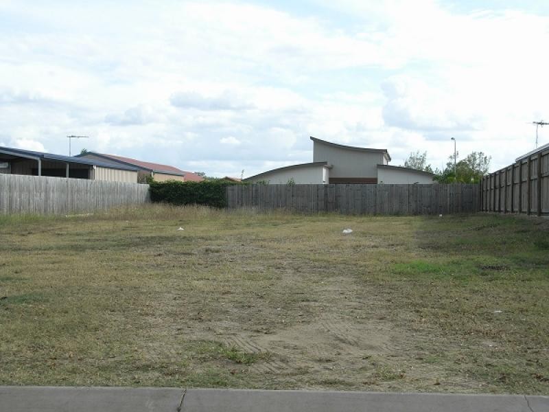 17 Gingham Street, Glenella QLD 4740