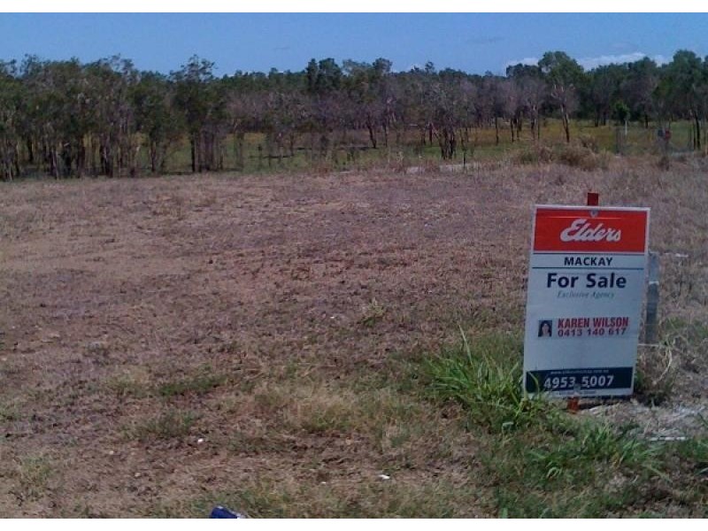 8 Townsend Street, Bucasia QLD 4750