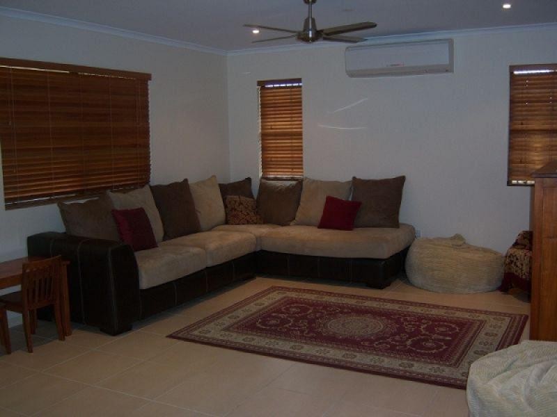 25 Woden Crescent, Ooralea QLD 4740