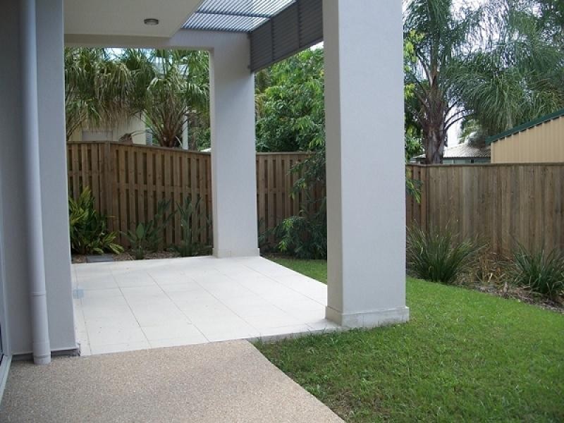 Unit 8, 2 Sea Jewel Beach Pavillion, Shoal Point QLD 4750