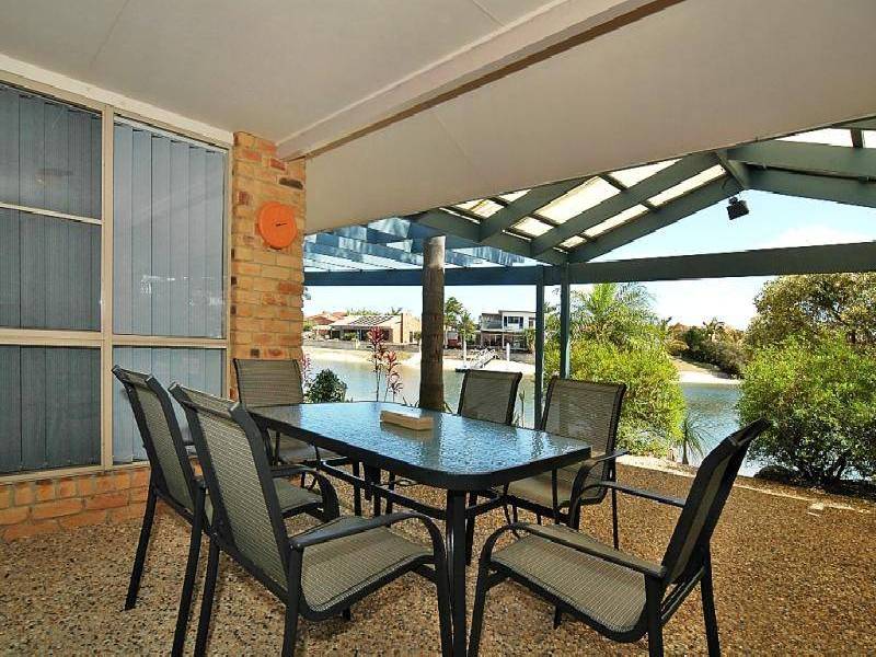 38 CARROTHOOL PLACE, Mooloolaba QLD 4557