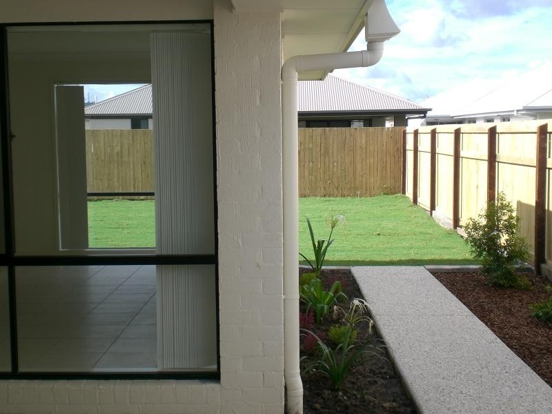 8 RIBBONWOOD STREET, Sippy Downs QLD 4556
