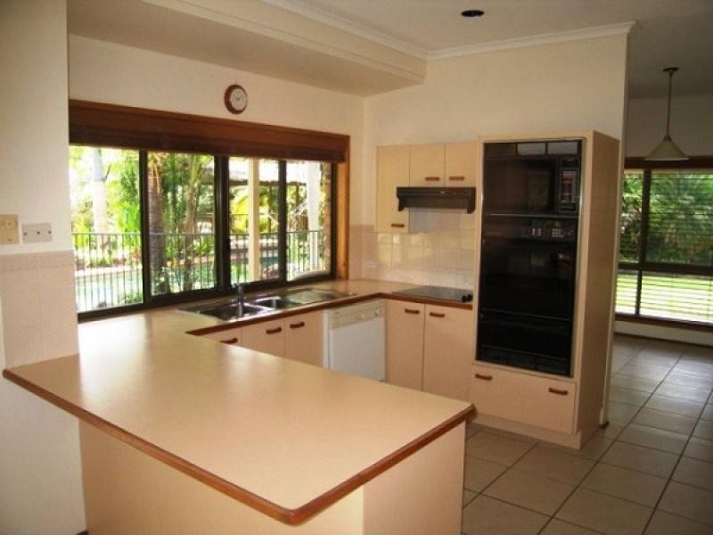 Hunchy QLD 4555