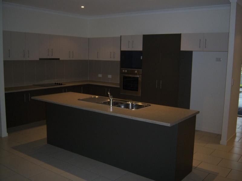 16 ELLINGTON ST, Sippy Downs QLD 4556