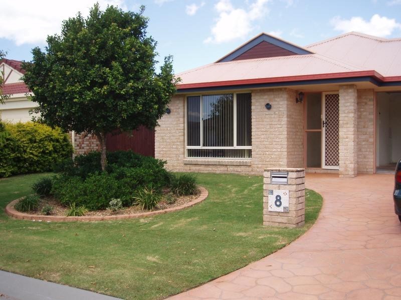 8 Dorian Cresent, Sippy Downs QLD 4556