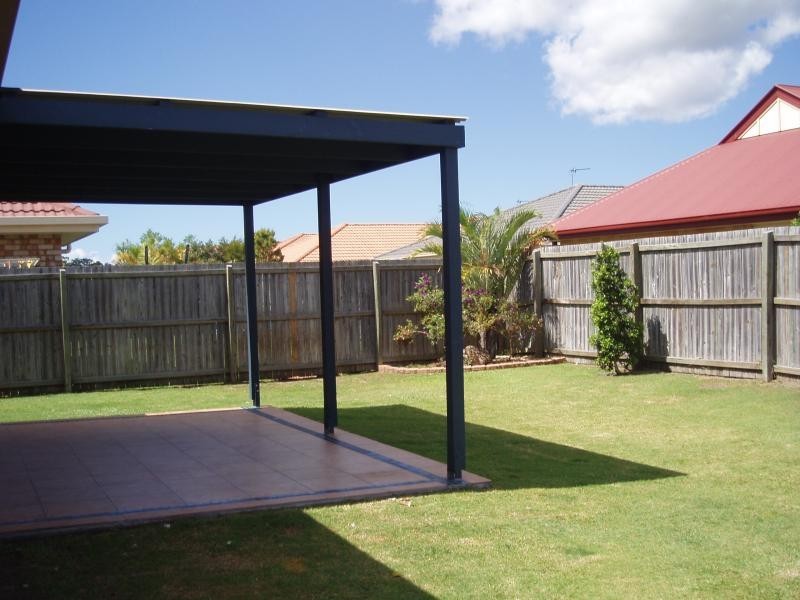 8 Dorian Cresent, Sippy Downs QLD 4556
