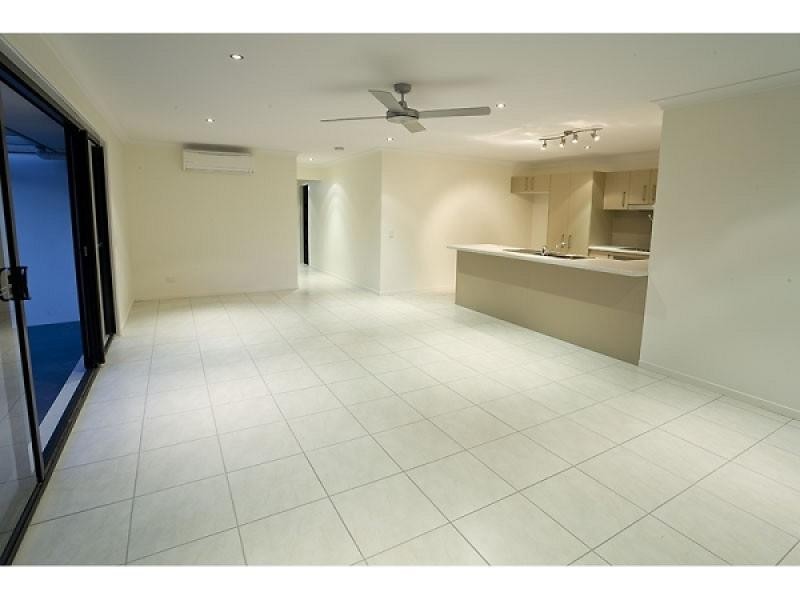 126 Grand Pde, Parrearra QLD 4575