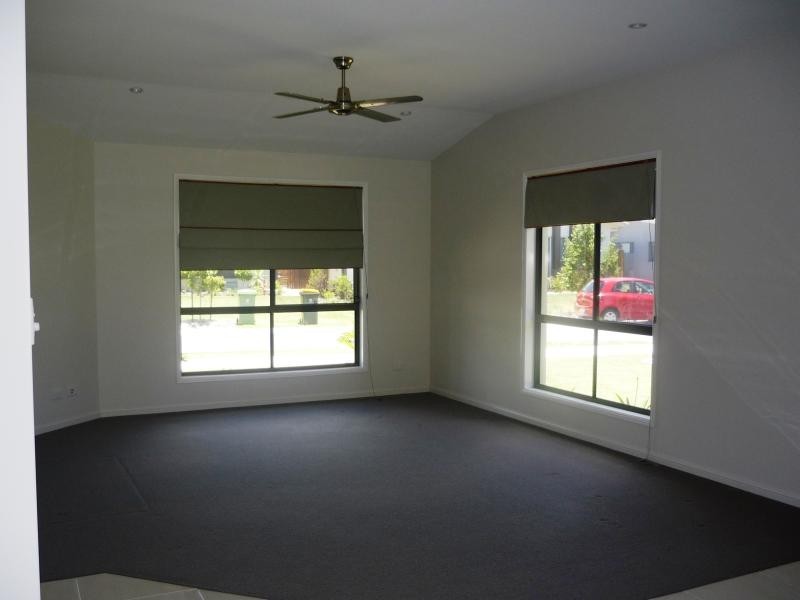 4 PEPPERMINT CRESENT, Sippy Downs QLD 4556