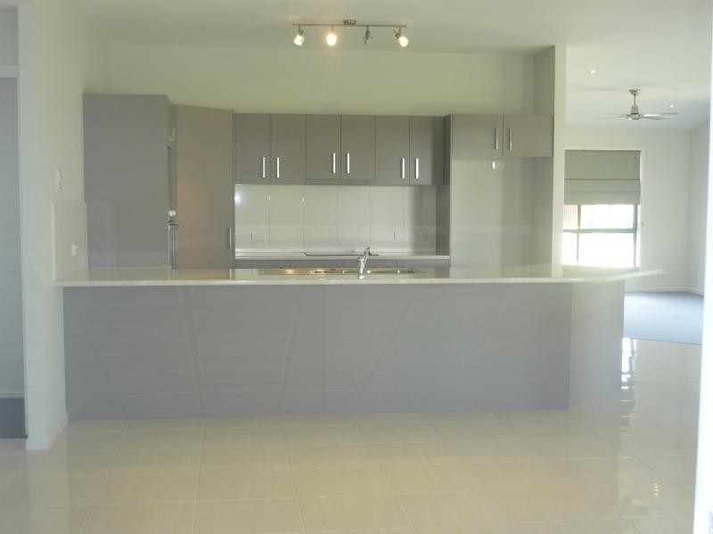 4 PEPPERMINT CRESENT, Sippy Downs QLD 4556