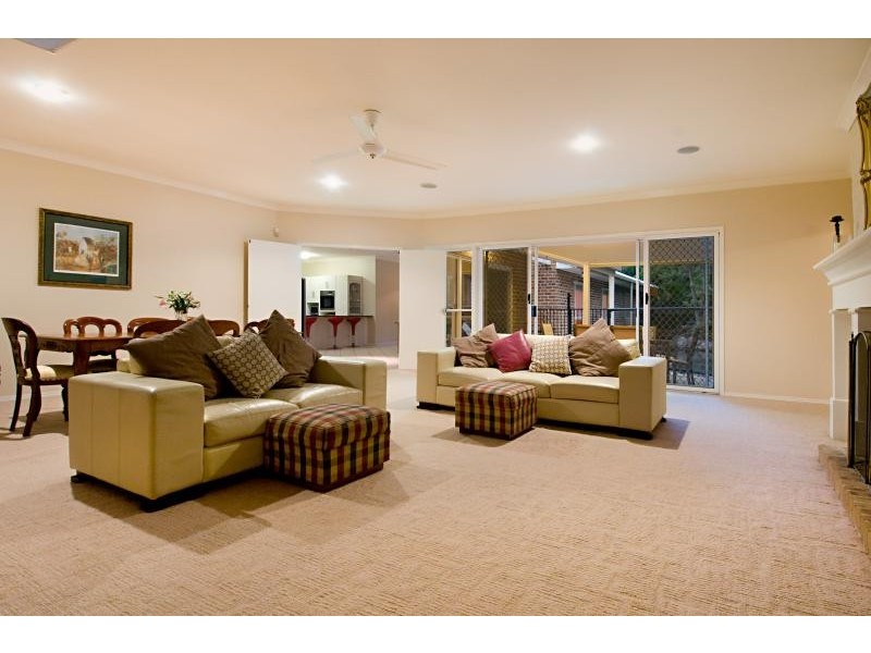 10 Kapilano Crescent, Mountain Creek QLD 4557