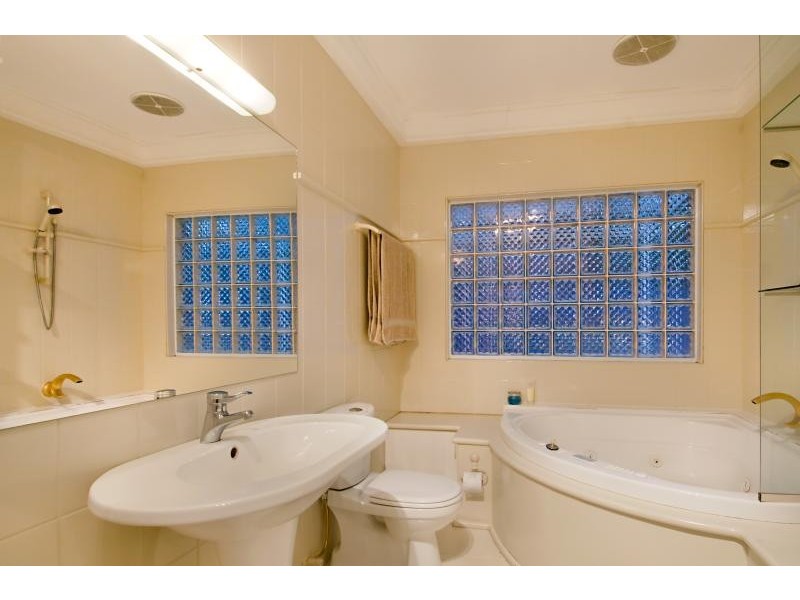 10 Kapilano Crescent, Mountain Creek QLD 4557