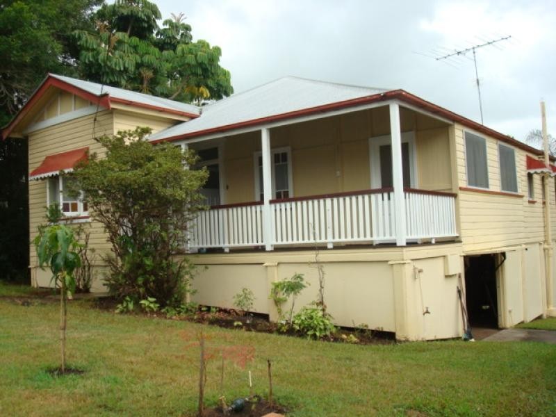20 Hospital Road, Nambour QLD 4560