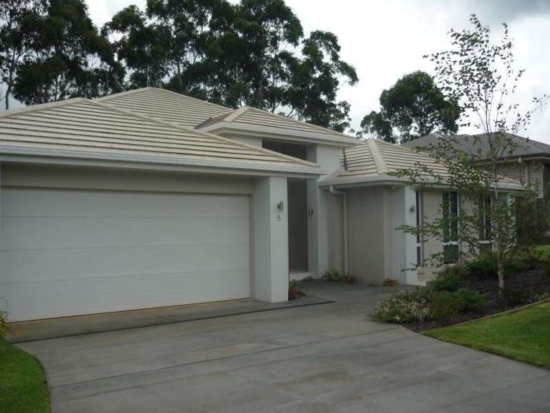 5 BUSHTREE COURT, Palmwoods QLD 4555