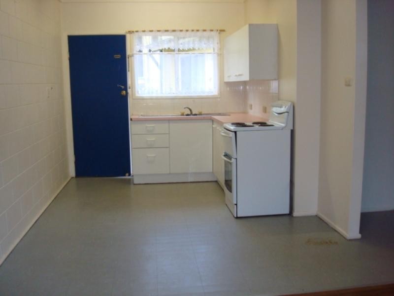 Unit 2/4 HOCKING STREET, Nambour QLD 4560
