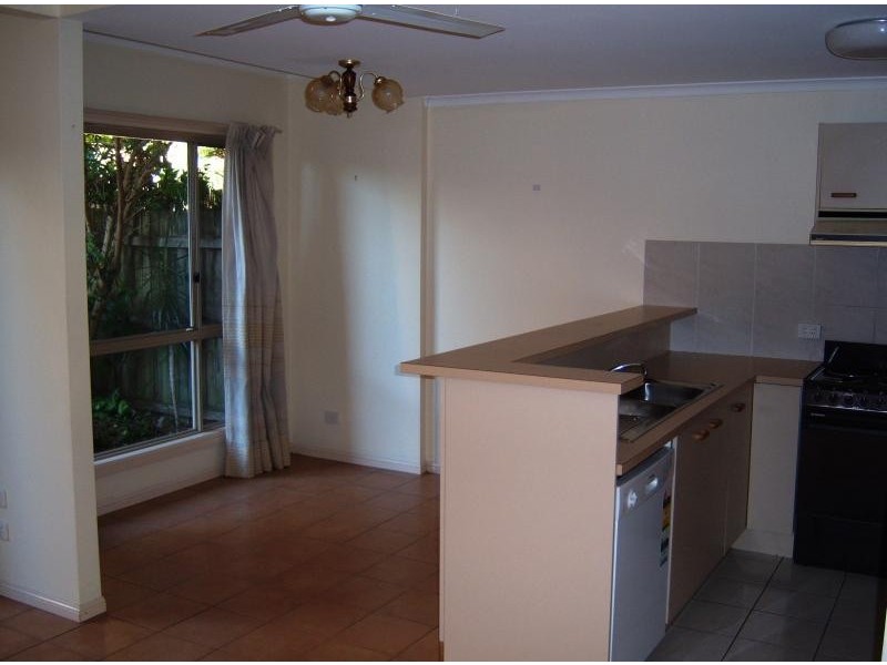 Unit 2/15 BOOROOK STREET, Buddina QLD 4575