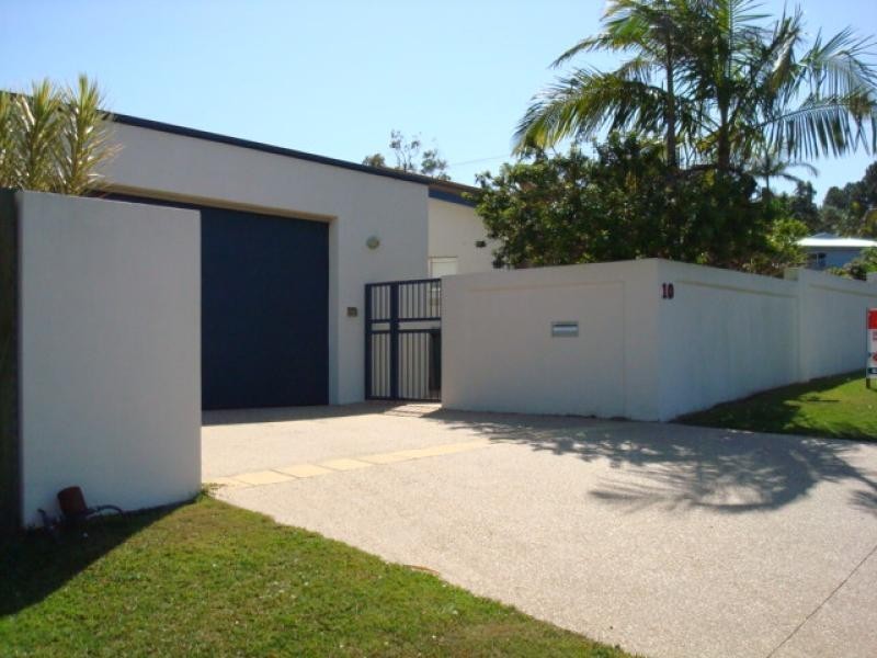 10 PARKWAY DRIVE, Mooloolaba QLD 4557
