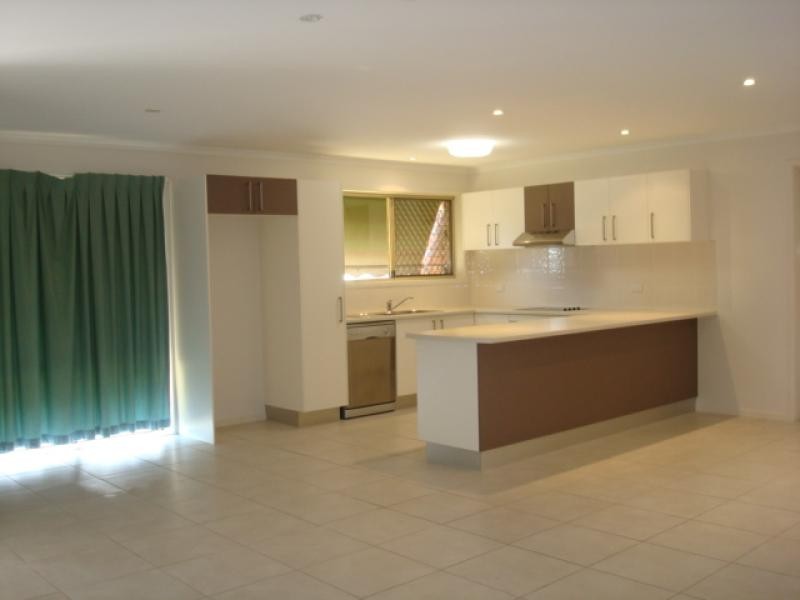 293 Nicklin Way, Warana QLD 4575