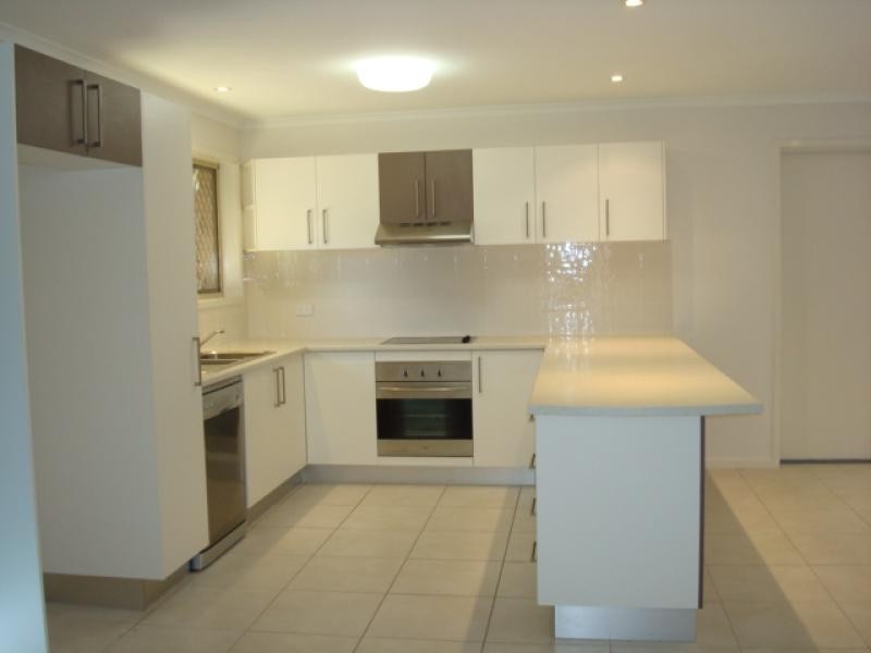 293 Nicklin Way, Warana QLD 4575