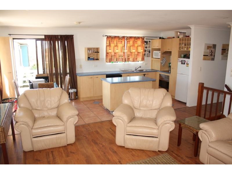 769 Nicklin Way, Battery Hill QLD 4551