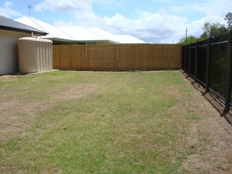 17 WISTERIA CRES, Sippy Downs QLD 4556
