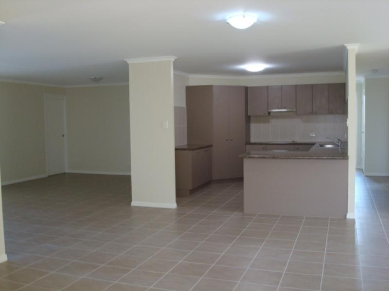 17 WISTERIA CRES, Sippy Downs QLD 4556