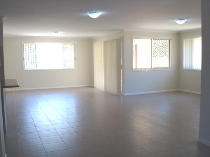 17 WISTERIA CRES, Sippy Downs QLD 4556