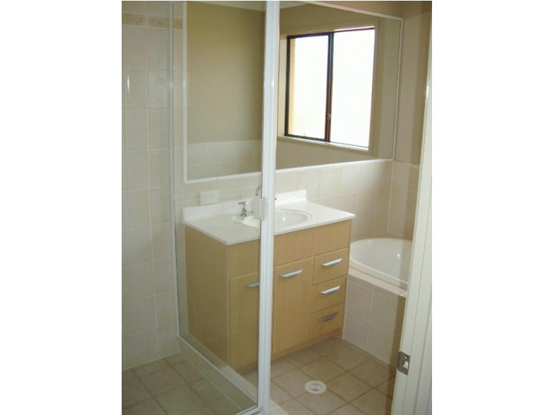 8 MAKO COURT, Mountain Creek QLD 4557