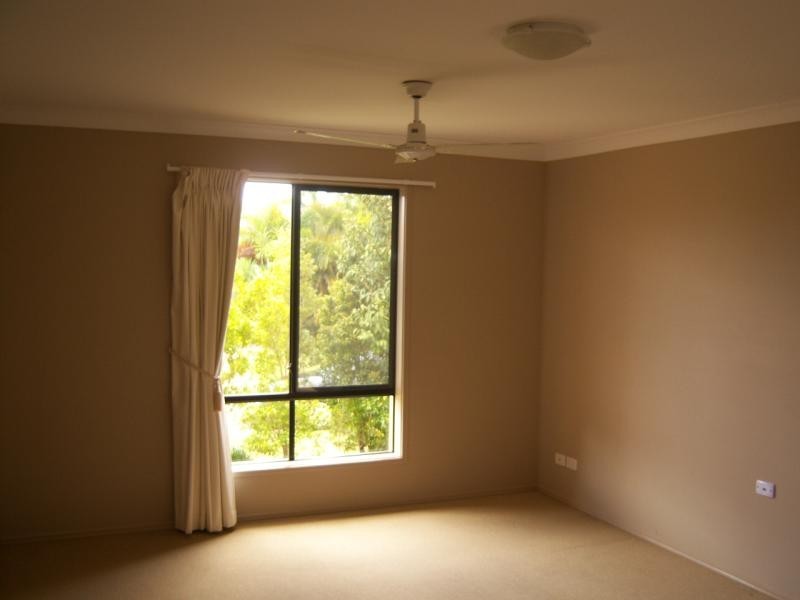 8 MAKO COURT, Mountain Creek QLD 4557