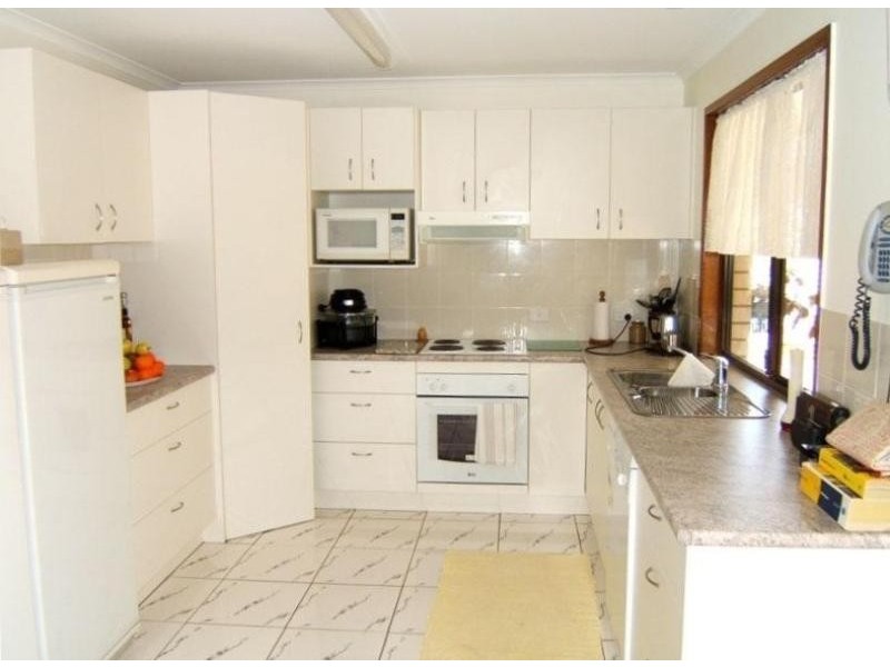 27 CHELSEA CRES, Minyama QLD 4575