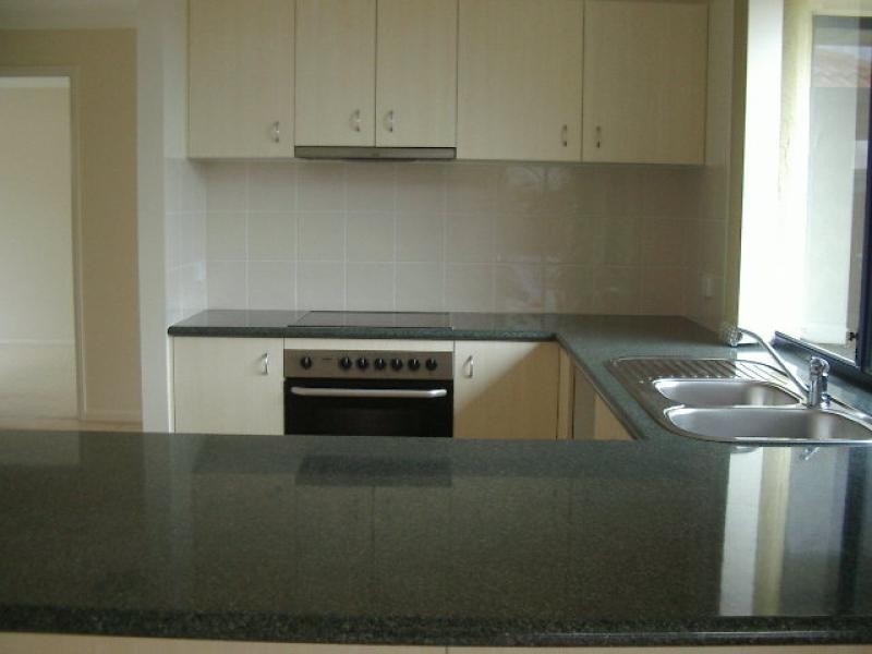 11 SUMARTRA COURT, Kawana Island QLD 4575