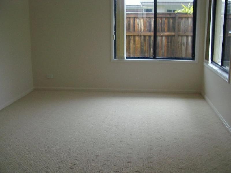 11 SUMARTRA COURT, Kawana Island QLD 4575