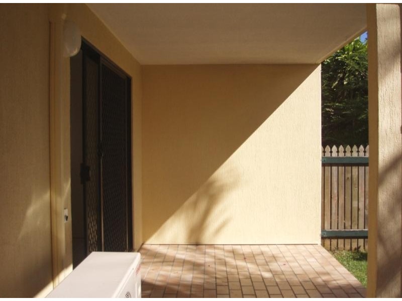 Unit 2/7 DENNA STREET, Maroochydore QLD 4558