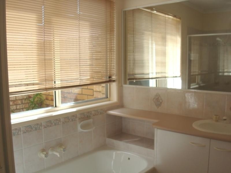11 SORBONNE CLOSE, Sippy Downs QLD 4556
