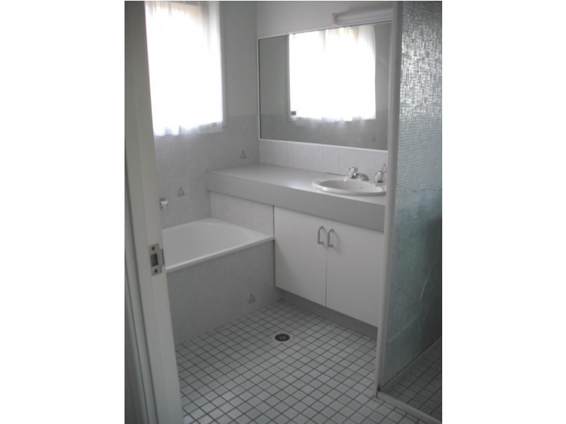 27 BALYARTA CRES, Mooloolaba QLD 4557