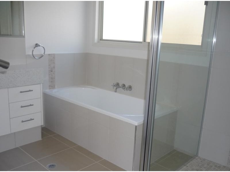16 WARABI PLACE, Burnside QLD 4560