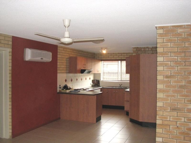 Unit 1/8 URAMBI COURT, Mountain Creek QLD 4557