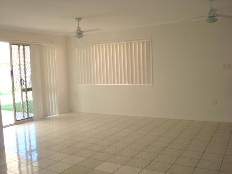 7 KAMBORA STREET, Warana QLD 4575