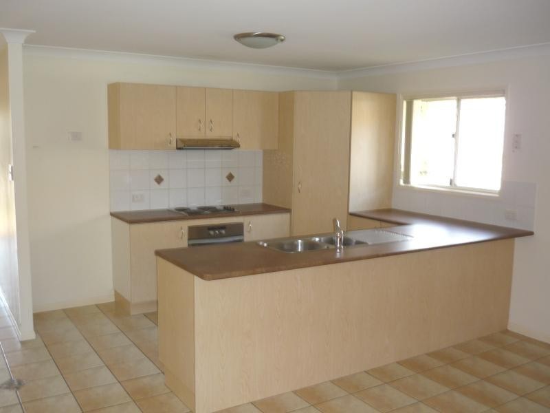 8 DORIAN CRESENT, Sippy Downs QLD 4556