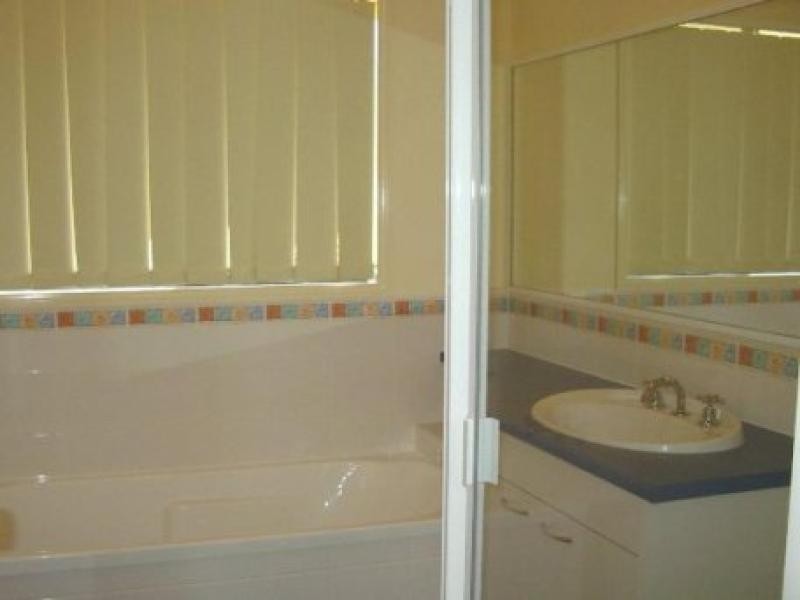5 BURKE CLOSE, Sippy Downs QLD 4556
