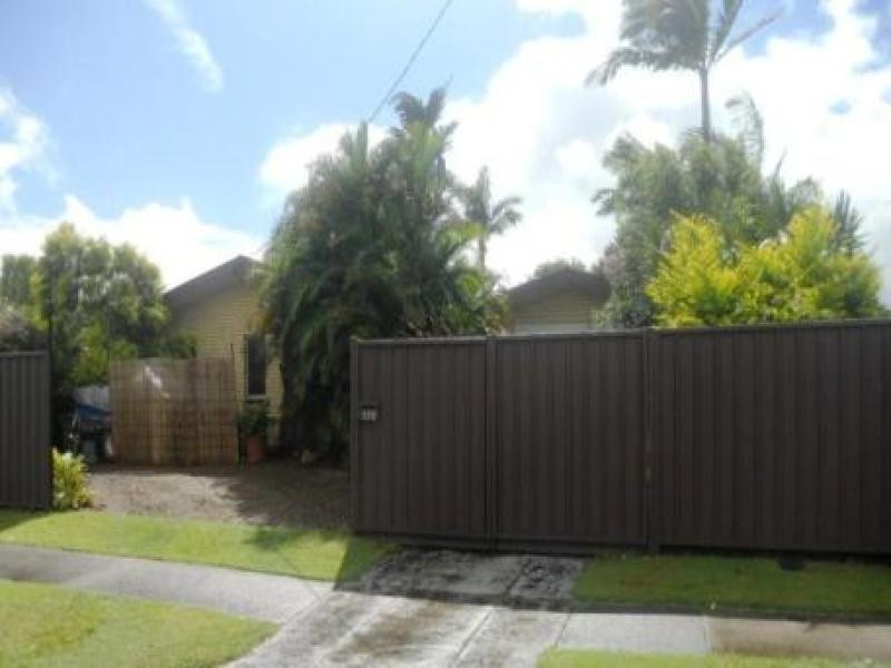 135 Nicklin Way, Warana QLD 4575