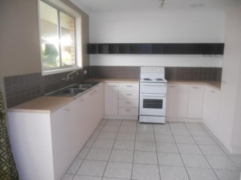 135 Nicklin Way, Warana QLD 4575