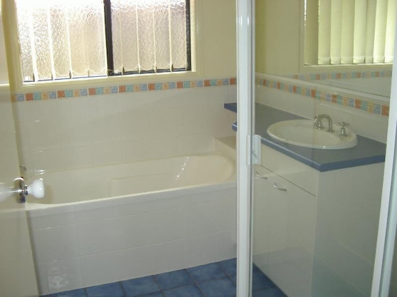 5 BURKE CLOSE, Sippy Downs QLD 4556