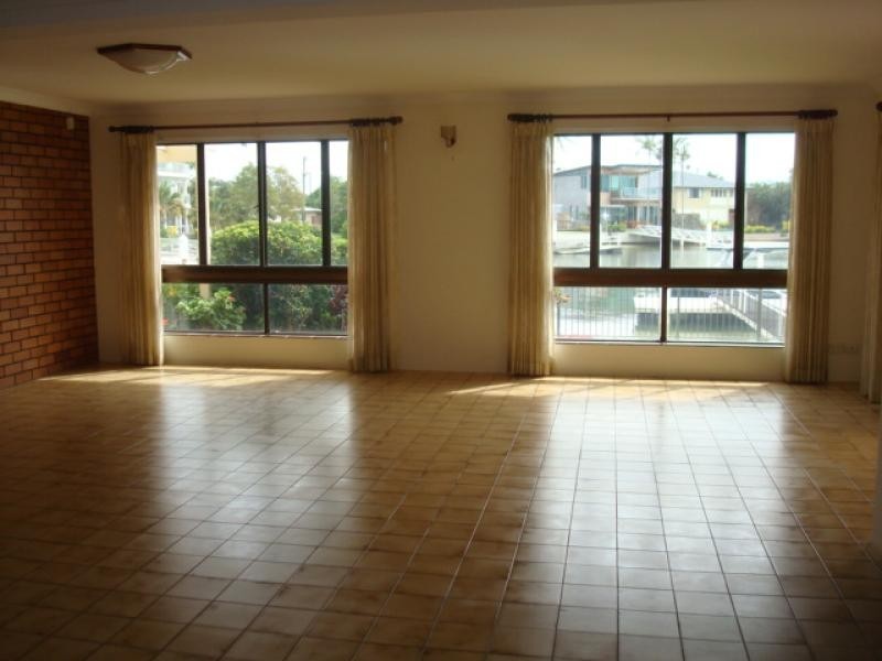 9 Elanora Avenue, Mooloolaba QLD 4557