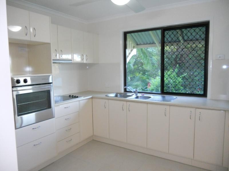 33 KERRS LANE, Coes Creek QLD 4560