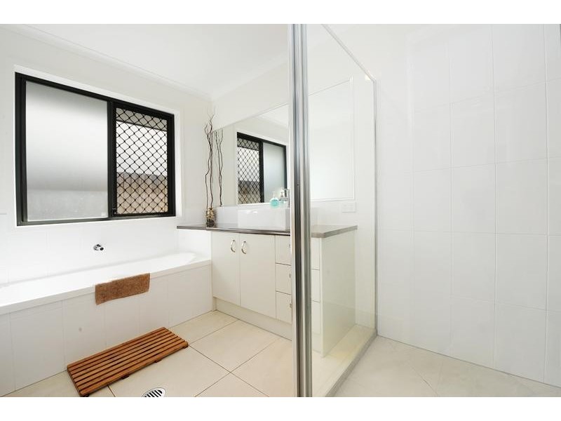 4 SKUA PLACE, Mountain Creek QLD 4557