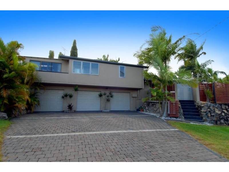 62 Goonawarra Drive, Mooloolaba QLD 4557