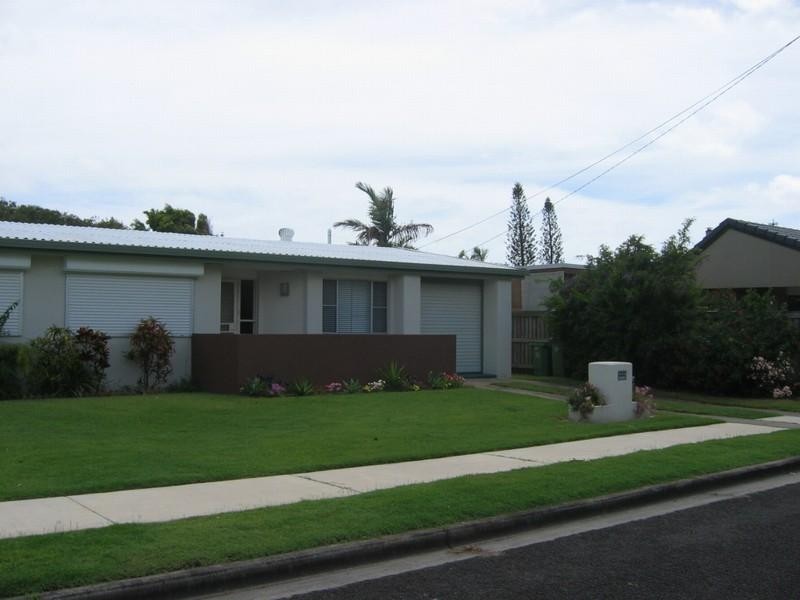 25 NARAMBI STREET, Warana QLD 4575